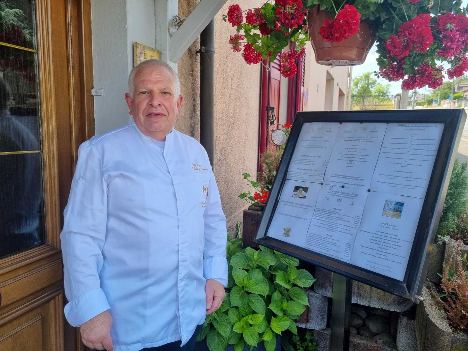 serge-louys-est-le-chef-de-l-auberge-fleurie-a-chalonvillars-depuis-1973-photo-christine-rondot-1688054689.jpg